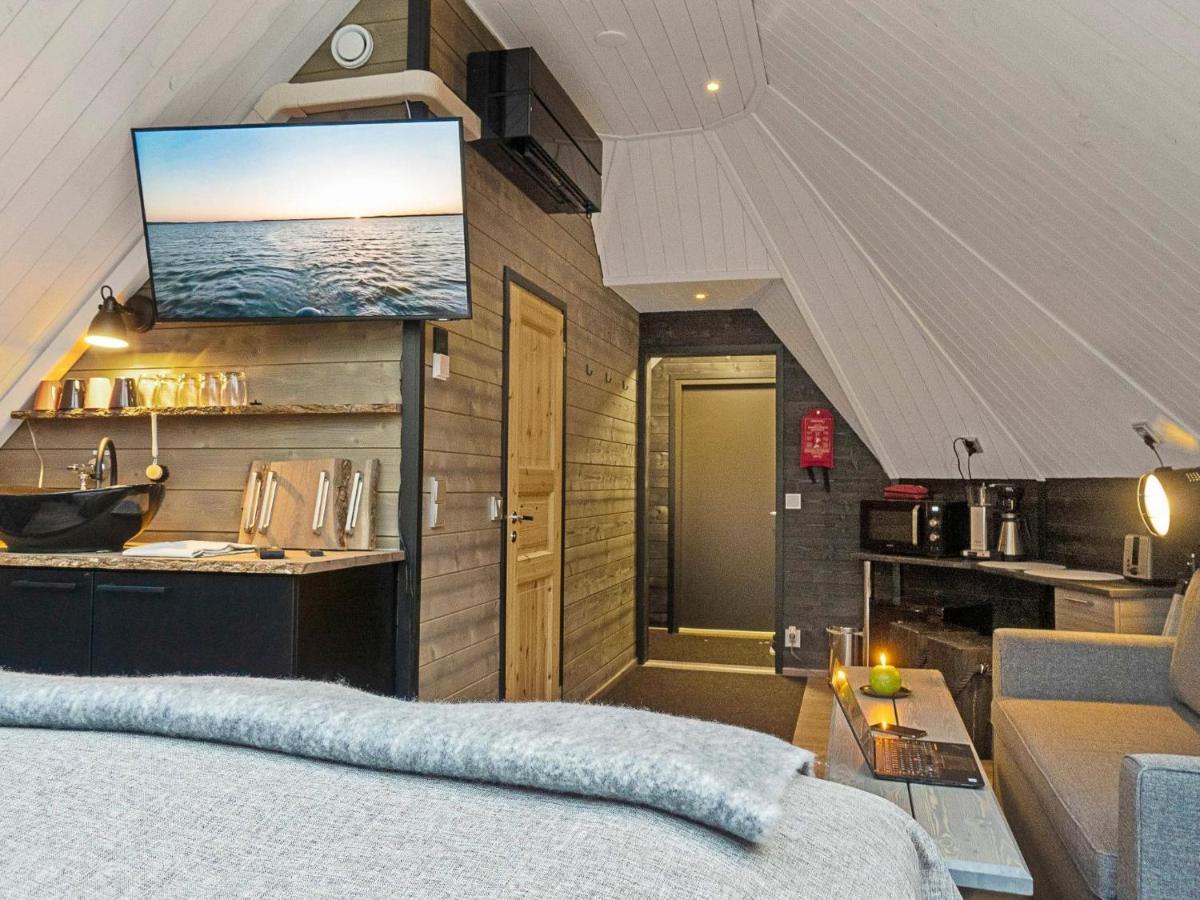 Holiday Home Samruam B Aurora Cabin By Interhome ซาลลา ภายนอก รูปภาพ